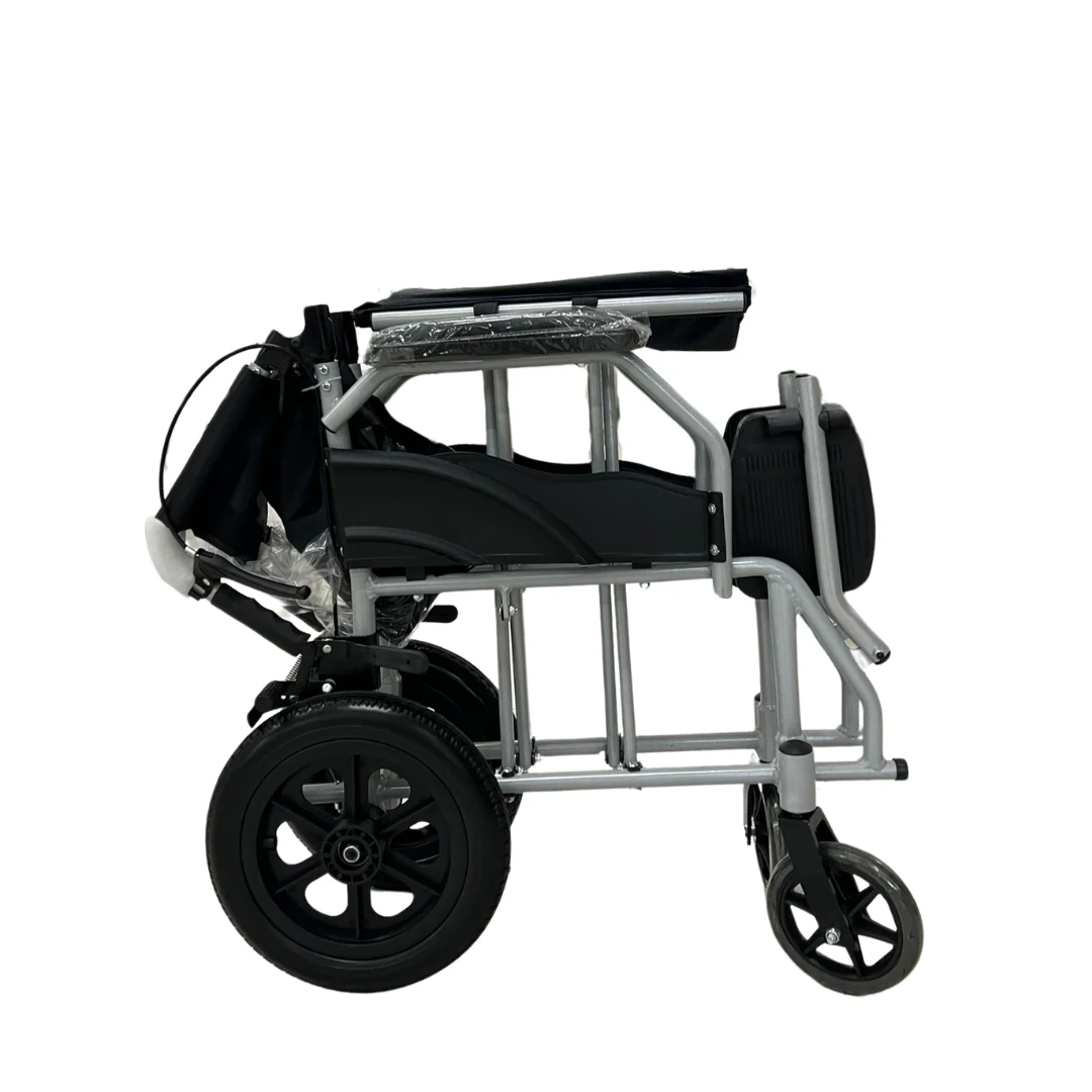 Sedia a rotelle da transito dimensioni ridotte ideale per interni e luoghi stretti - Larghezza seduta 45cm - Image 10