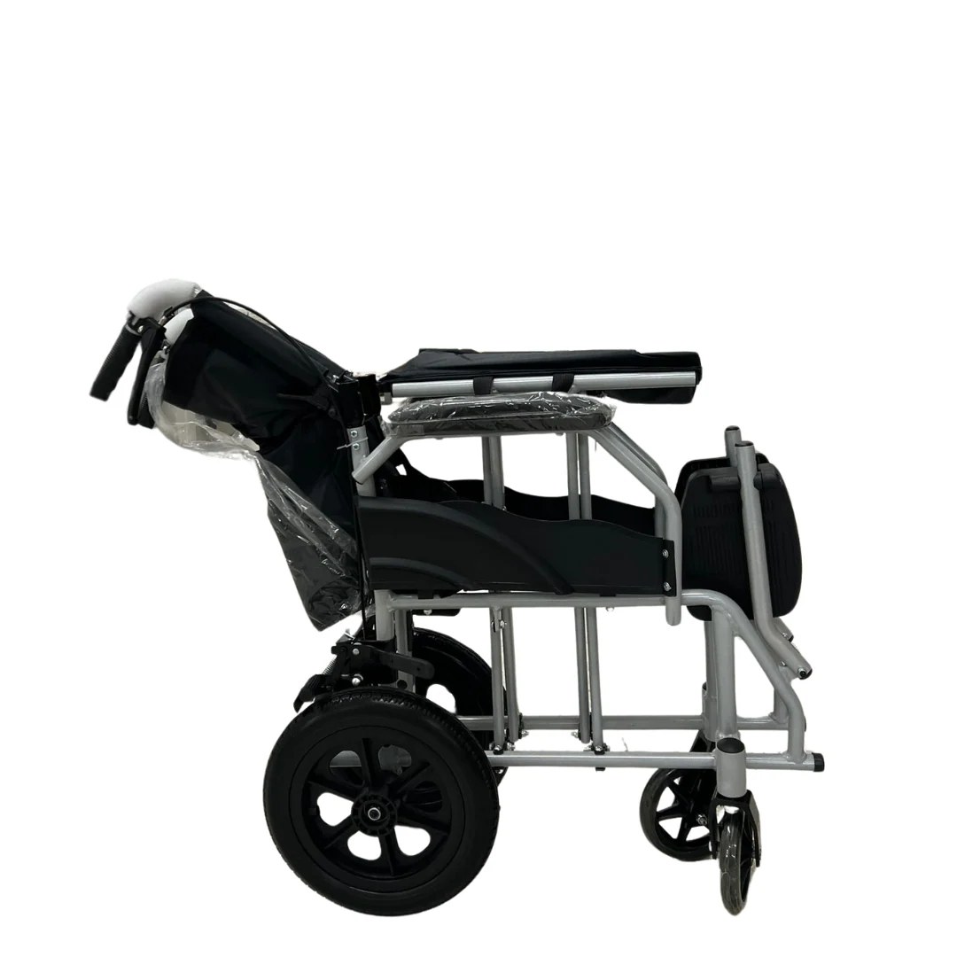 Sedia a rotelle da transito dimensioni ridotte ideale per interni e luoghi stretti - Larghezza seduta 45cm - Image 9